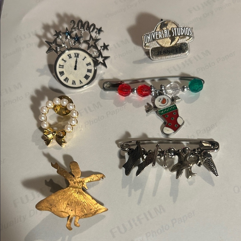 Assorted Holiday and Celebration Pins, Avon, Y2K Friendship Pin Brooches
